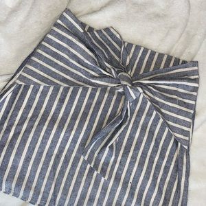 Mini skirt with tie in the front Attaid State